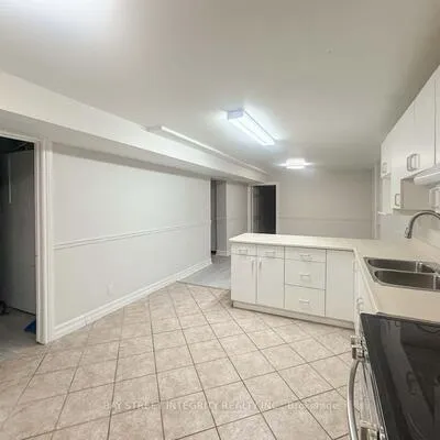 130,&nbsp;Kingslake, Don Valley Village, Toronto