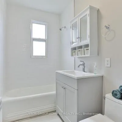 464,&nbsp;Spadina, Forest Hill South, Toronto