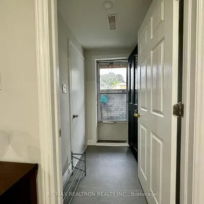 237,&nbsp;Shawnee, Pleasant View, Toronto