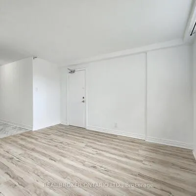 388,&nbsp;Winona, Oakwood Village, Toronto