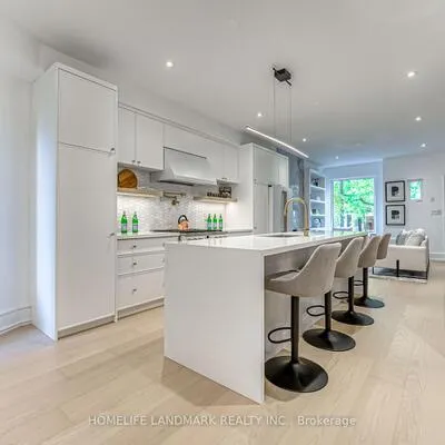 195,&nbsp;Albany, Annex, Toronto