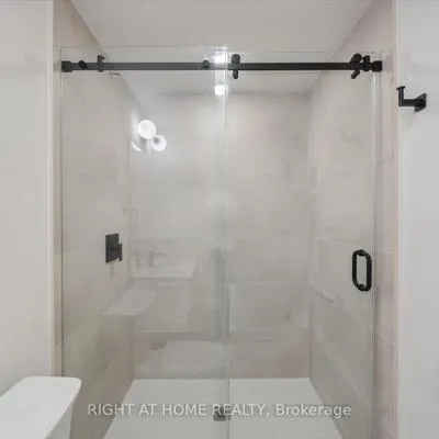 367,&nbsp;Howland, Casa Loma, Toronto