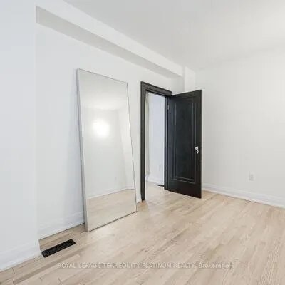 204,&nbsp;Ellerslie, Willowdale West, Toronto
