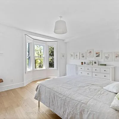 853,&nbsp;Manning, Annex, Toronto