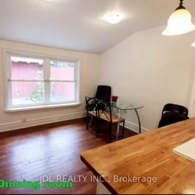 298,&nbsp;Robert St, University, Toronto
