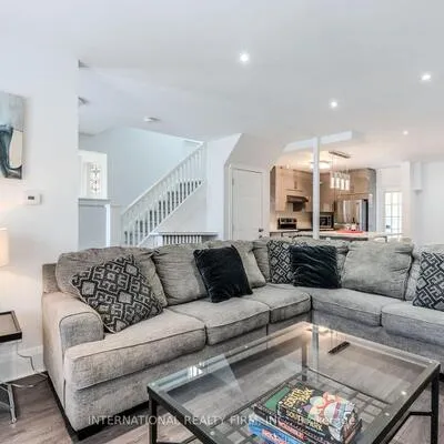 47,&nbsp;Maxwell, Yonge-Eglinton, Toronto