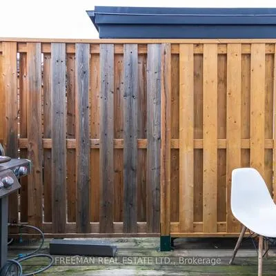1239,&nbsp;Bloor, Dufferin Grove, Toronto