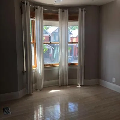 37,&nbsp;Hendrick, Wychwood, Toronto