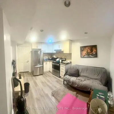 288,&nbsp;Connaught, Newtonbrook West, Toronto