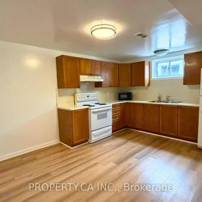 46,&nbsp;Hove, Bathurst Manor, Toronto