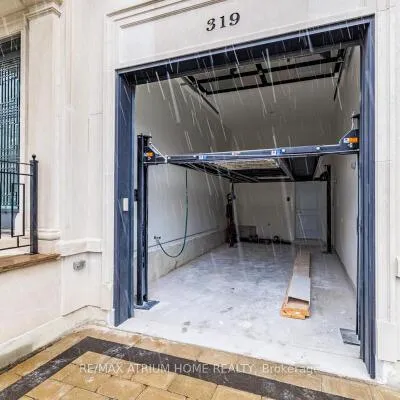 319,&nbsp;Richview, Forest Hill South, Toronto