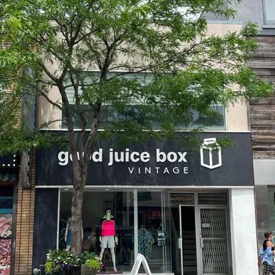 706,&nbsp;Bloor, Annex, Toronto