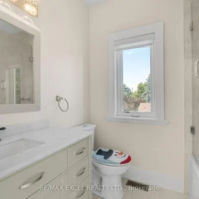 49,&nbsp;Kenton, Newtonbrook West, Toronto