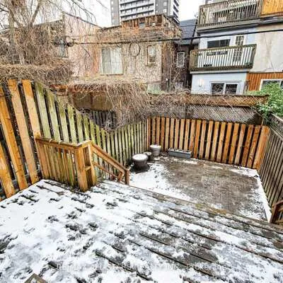 110,&nbsp;Belmont, Annex, Toronto