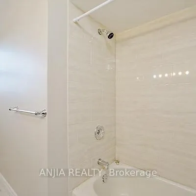 80,&nbsp;Alamosa, Bayview Village, Toronto