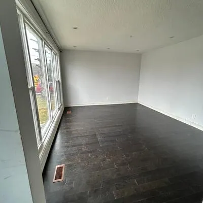 7,&nbsp;Strode, Eglinton East, Toronto