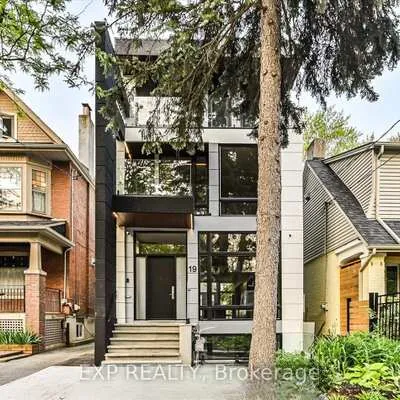 19,&nbsp;Devon, East End-Danforth, Toronto