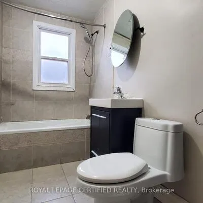 18,&nbsp;Maywood, Kennedy Park, Toronto
