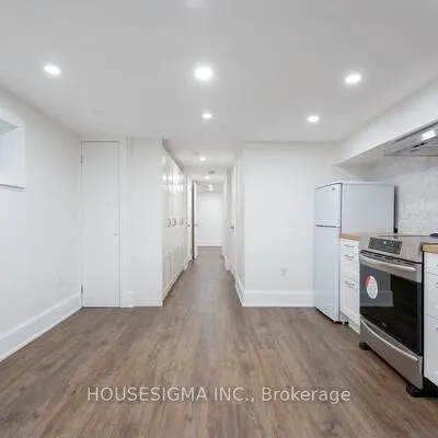 334,&nbsp;Riverdale, Blake-Jones, Toronto