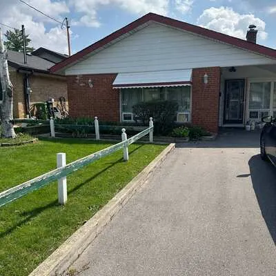 27,&nbsp;Haileybury, Bendale, Toronto