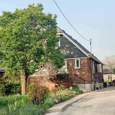 75,&nbsp;Binswood, East York, Toronto