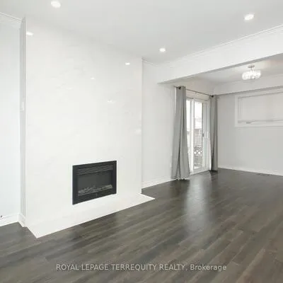 1,&nbsp;Barnes, Woburn, Toronto