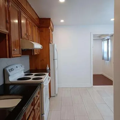 765,&nbsp;Gerrard, South Riverdale, Toronto