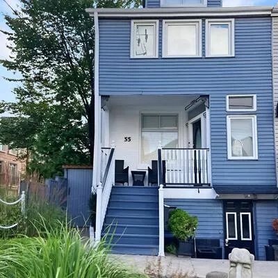 55,&nbsp;Woodbine, The Beaches, Toronto