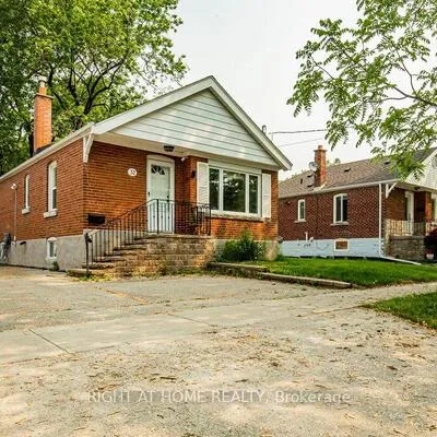 32,&nbsp;Florens, Clairlea-Birchmount, Toronto