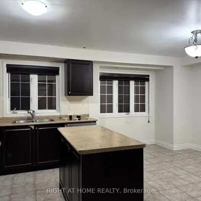 11,&nbsp;Etienne, Clairlea-Birchmount, Toronto