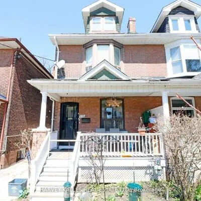 238,&nbsp;Strathmore, Danforth, Toronto