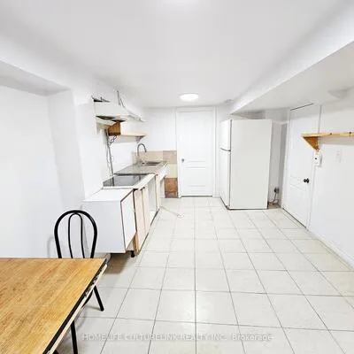 39,&nbsp;Treetops, Milliken, Toronto
