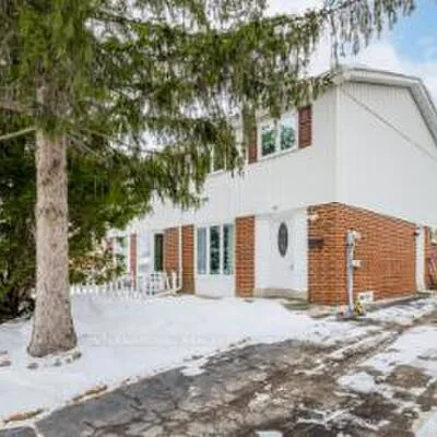 63,&nbsp;Burkwood, Malvern, Toronto