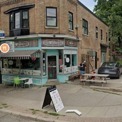2196,&nbsp;Queen, The Beaches, Toronto