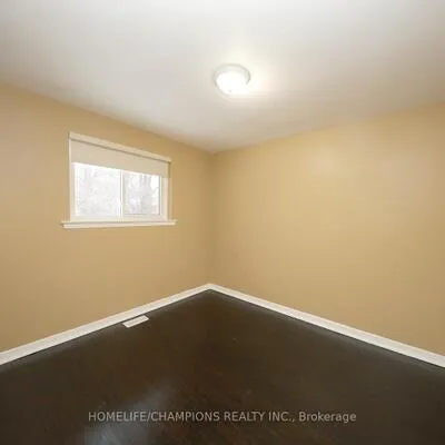 10,&nbsp;Cunard, Eglinton East, Toronto
