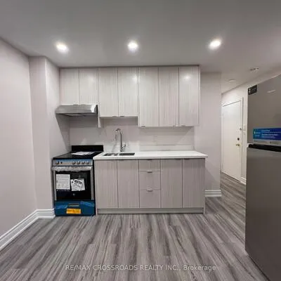 1324B,&nbsp;GERRARD, Greenwood-Coxwell, Toronto
