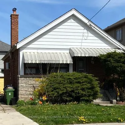 11,&nbsp;Hutton, East York, Toronto