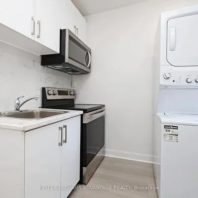 952,&nbsp;Queen, South Riverdale, Toronto