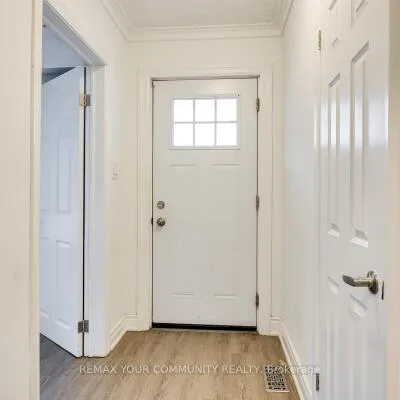 240,&nbsp;Markham, Scarborough Village, Toronto