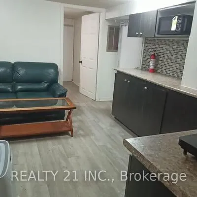 571,&nbsp;Danforth, Clairlea-Birchmount, Toronto