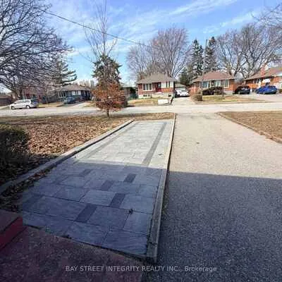 59,&nbsp;Christina, Wexford-Maryvale, Toronto