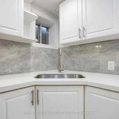 90,&nbsp;Bellamy, Woburn, Toronto