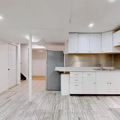 41,&nbsp;Nightstar, Rouge E11, Toronto