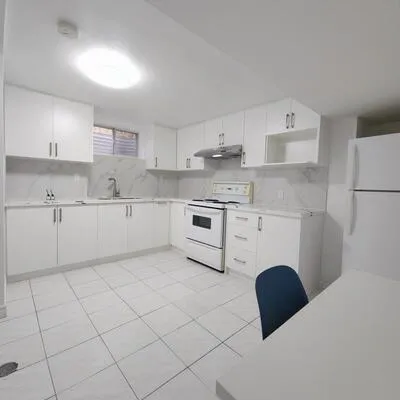 27,&nbsp;Macklingate, Agincourt North, Toronto