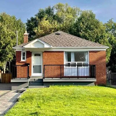 37,&nbsp;Bayard, Wexford-Maryvale, Toronto