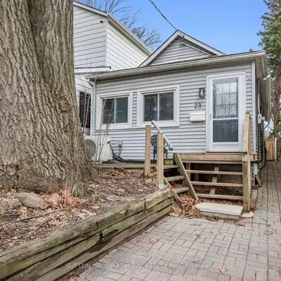 23,&nbsp;Kenworthy, Oakridge, Toronto