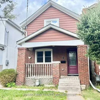 4,&nbsp;Sutherland, Crescent Town, Toronto