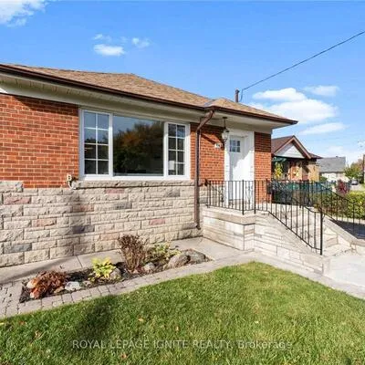 35,&nbsp;Archwood, Wexford-Maryvale, Toronto