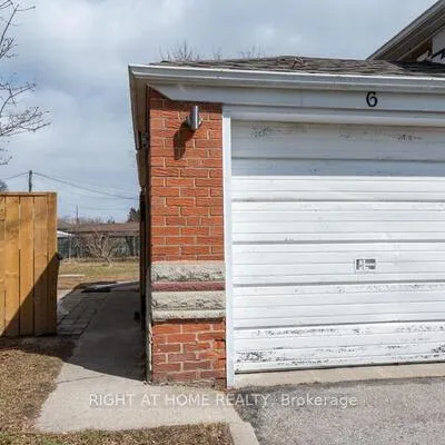 6,&nbsp;Bellvare, Wexford-Maryvale, Toronto