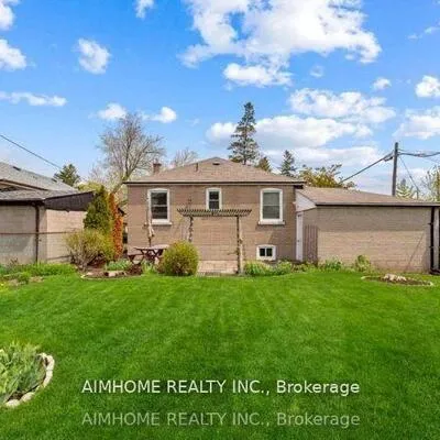 4,&nbsp;Hollingworth, Dorset Park, Toronto